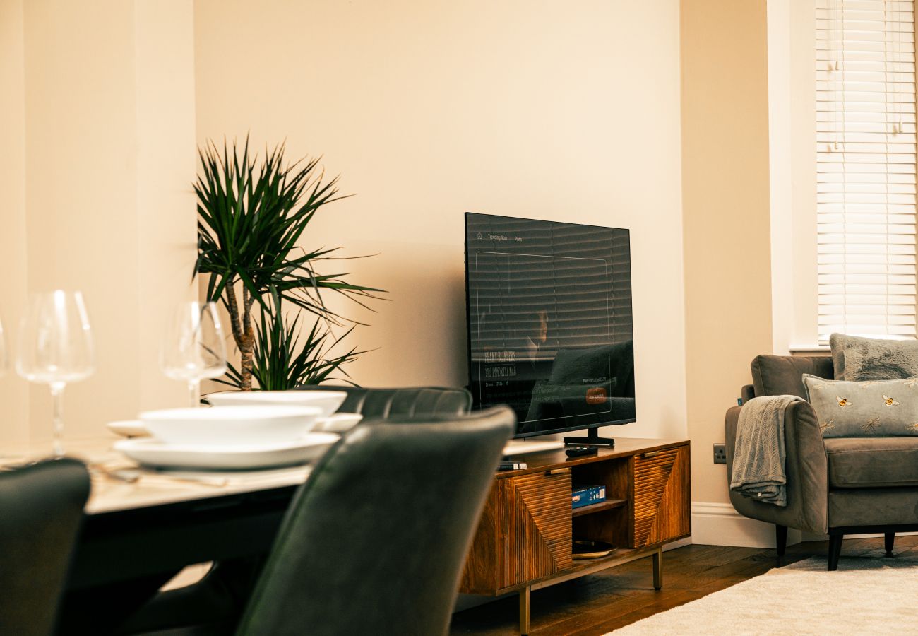 House in Manchester - Manchester Music Lover’s Dream 3 Bed House with Games  Room