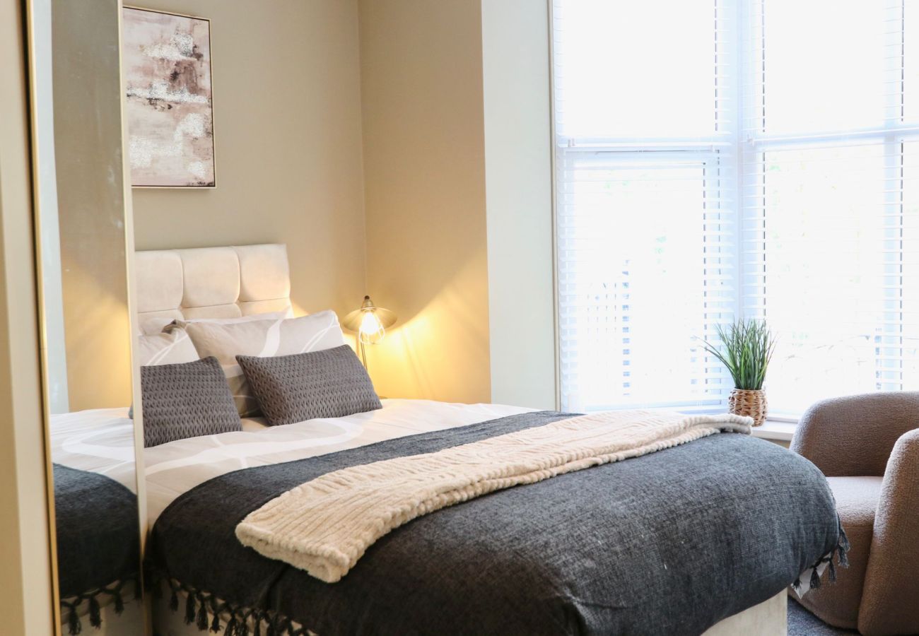 Apartment in Sheffield - Stylish 1BR Retreat Close to Sheffield Centre