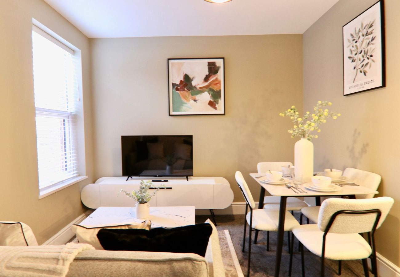 Apartment in Sheffield - Spacious 2BR Haven Near Sheffield Centre