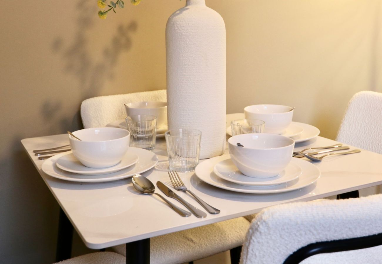 Apartment in Sheffield - Spacious 2BR Haven Near Sheffield Centre