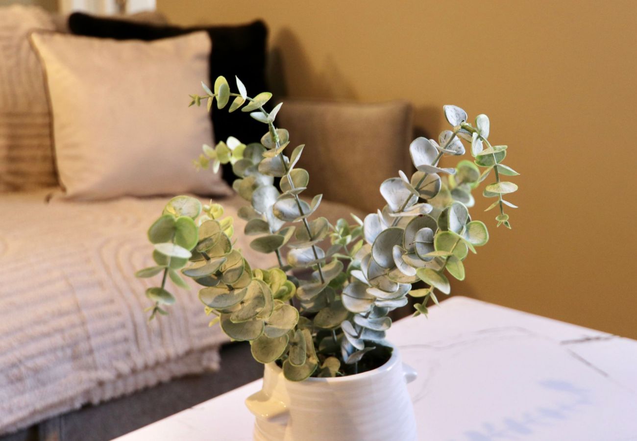 Apartment in Sheffield - Spacious 2BR Haven Near Sheffield Centre