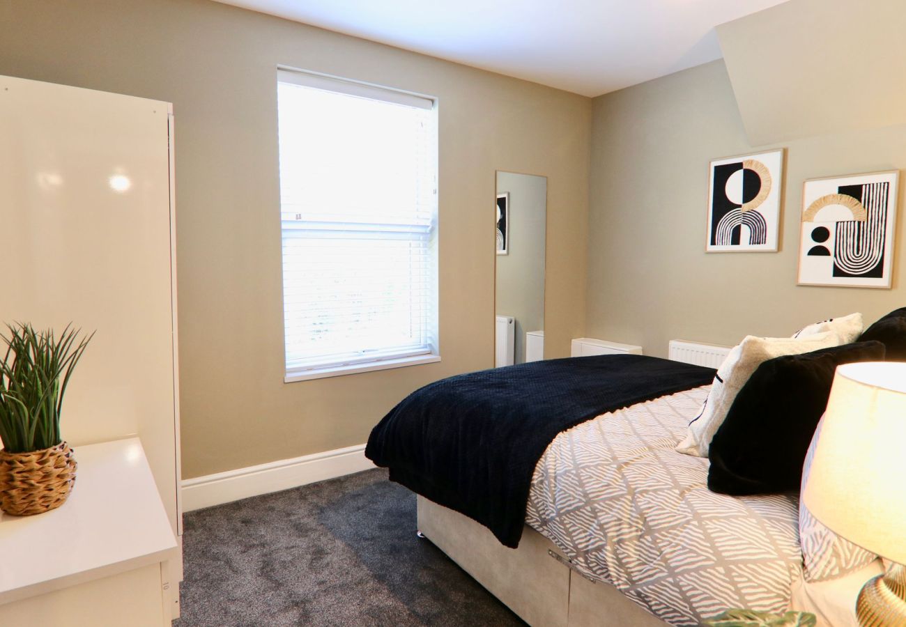 Apartment in Sheffield - Spacious 2BR Haven Near Sheffield Centre