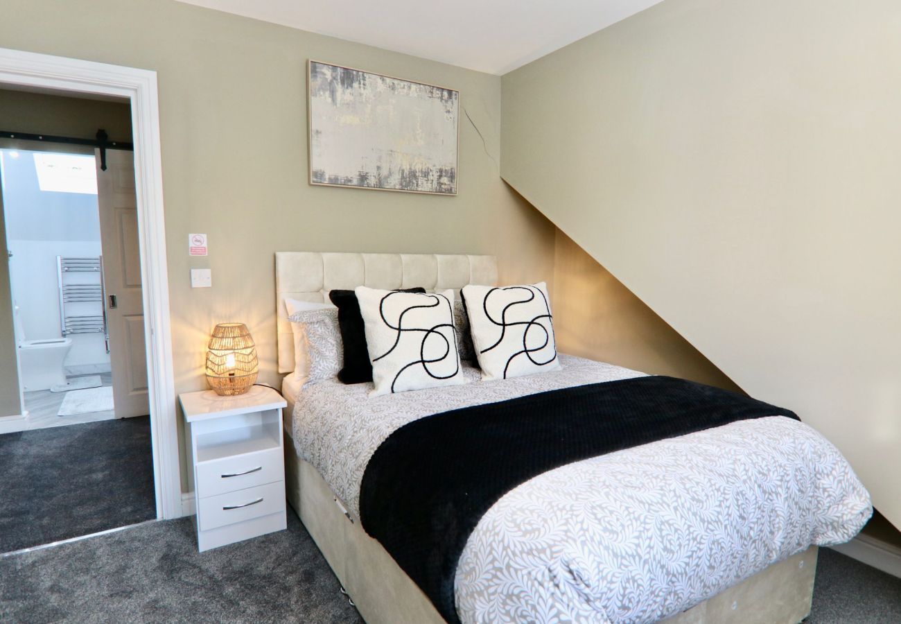 Apartment in Sheffield - Spacious 2BR Haven Near Sheffield Centre