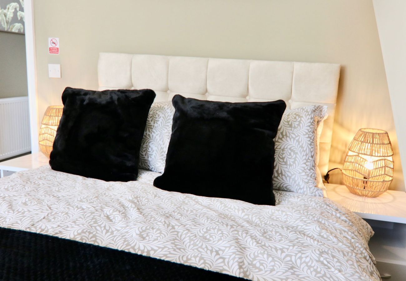 Apartment in Sheffield - Spacious 2BR Haven Near Sheffield Centre