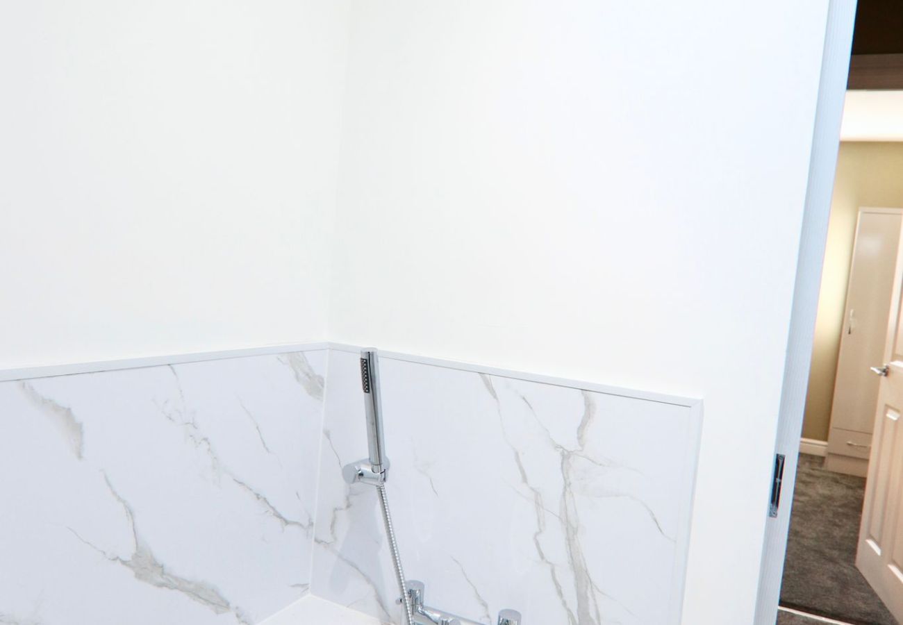 Apartment in Sheffield - Spacious 2BR Haven Near Sheffield Centre