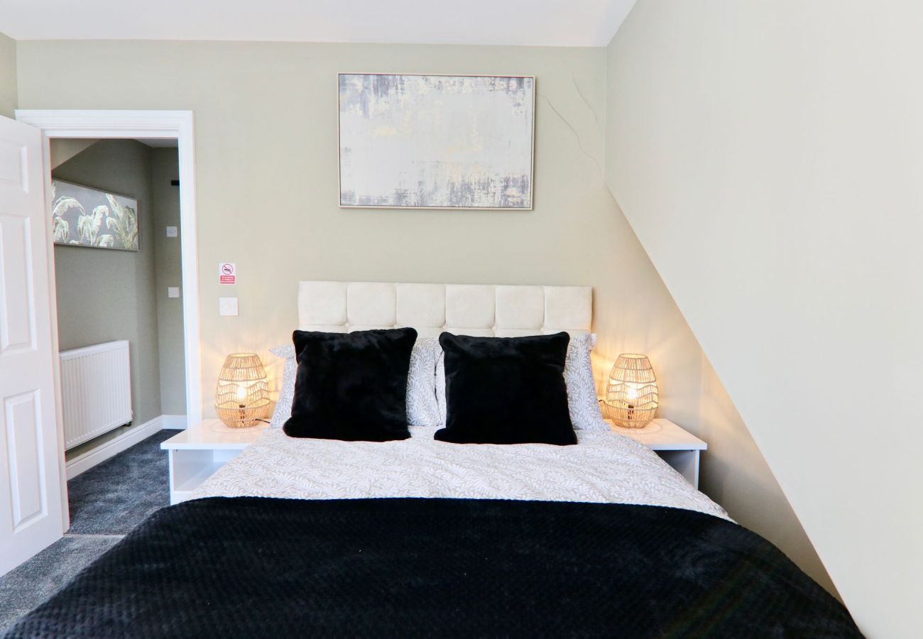 Apartment in Sheffield - Spacious 2BR Haven Near Sheffield Centre