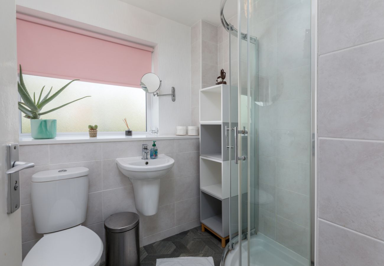 House in Sheffield - Cozy 3BR Home in Hurlfield Rd in Sheffield