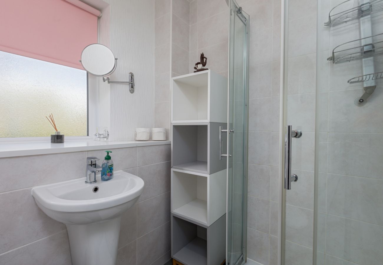 House in Sheffield - Cozy 3BR Home in Hurlfield Rd in Sheffield