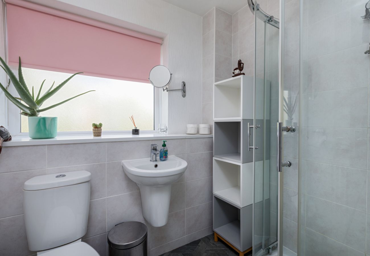 House in Sheffield - Cozy 3BR Home in Hurlfield Rd in Sheffield