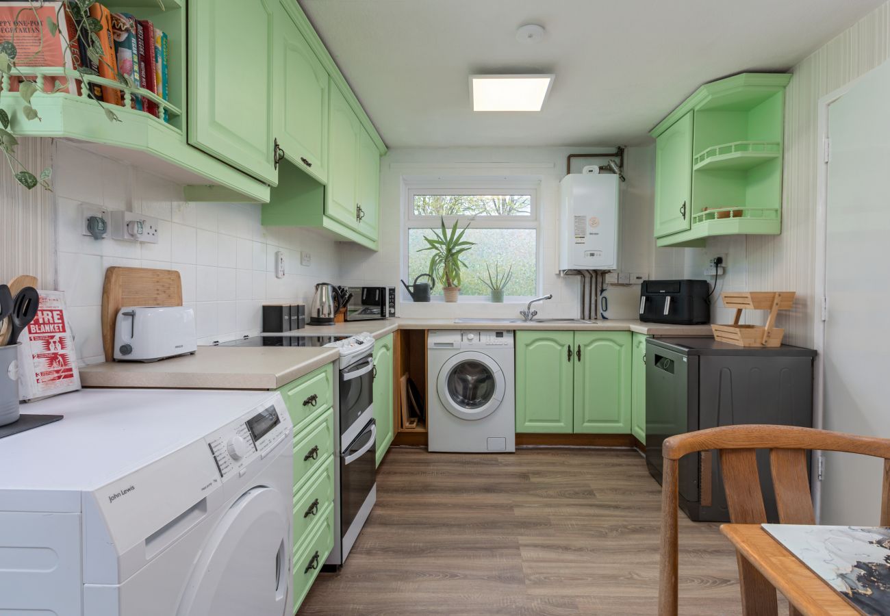 House in Sheffield - Cozy 3BR Home in Hurlfield Rd in Sheffield