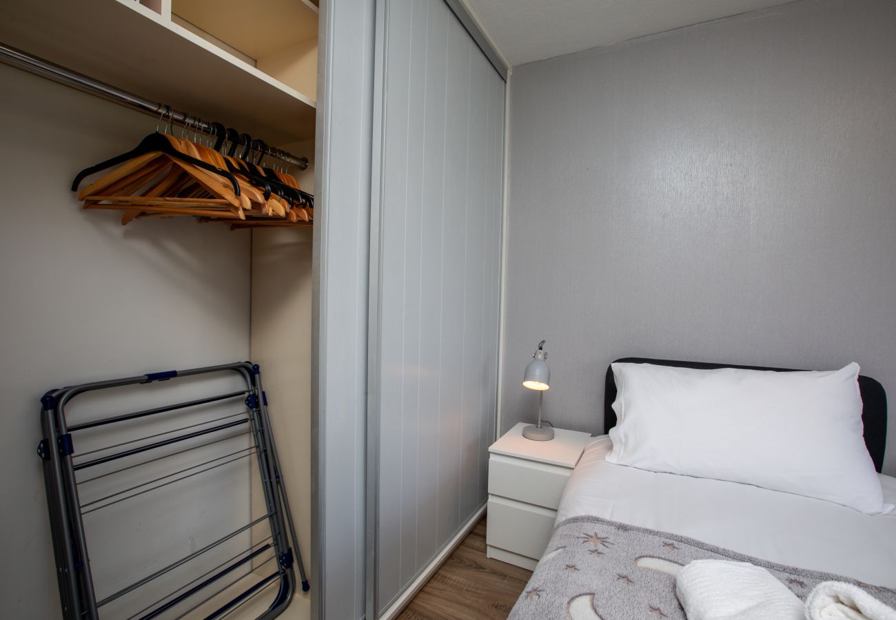 House in Sheffield - Cozy 3BR Home in Hurlfield Rd in Sheffield