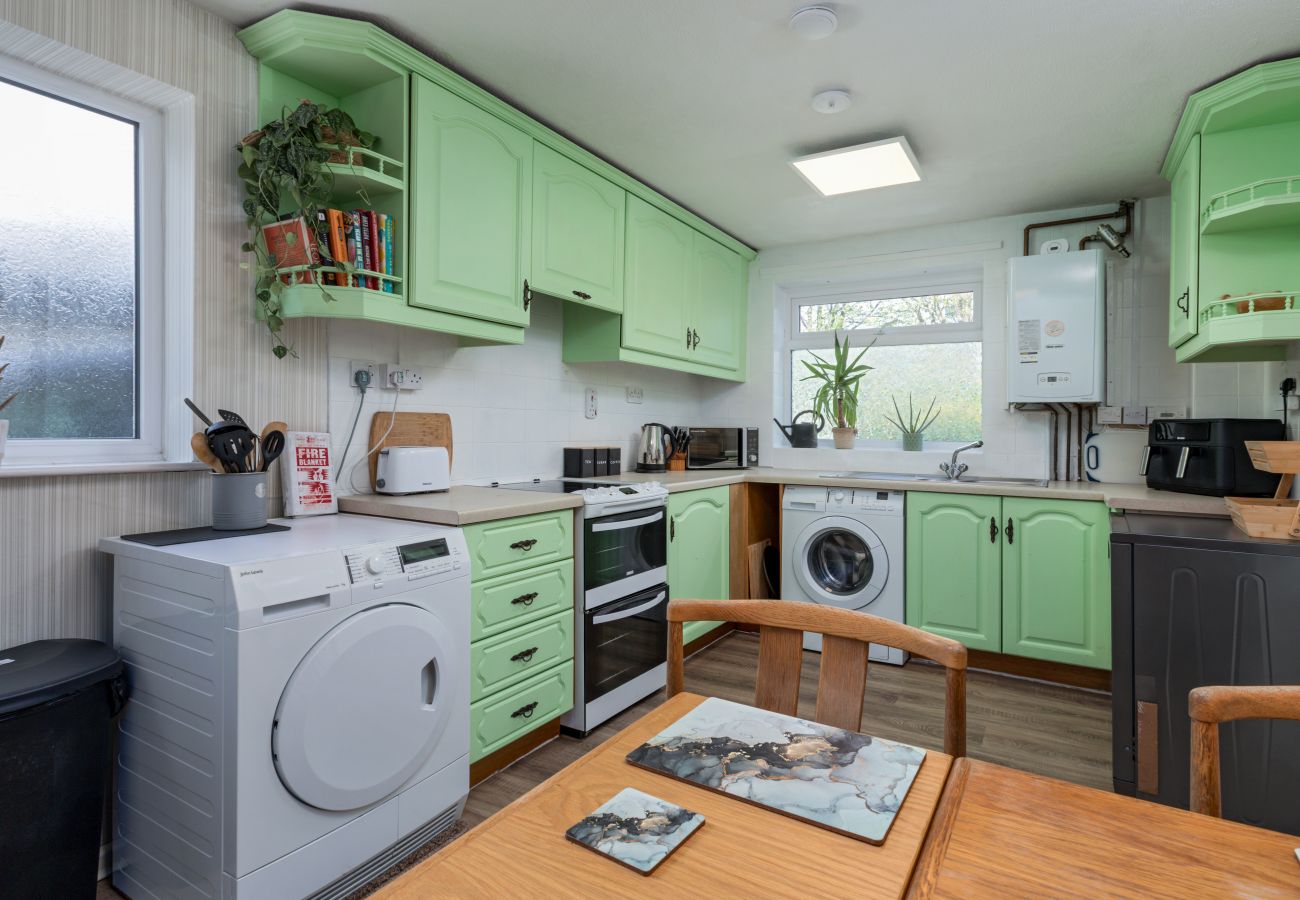 House in Sheffield - Cozy 3BR Home in Hurlfield Rd in Sheffield