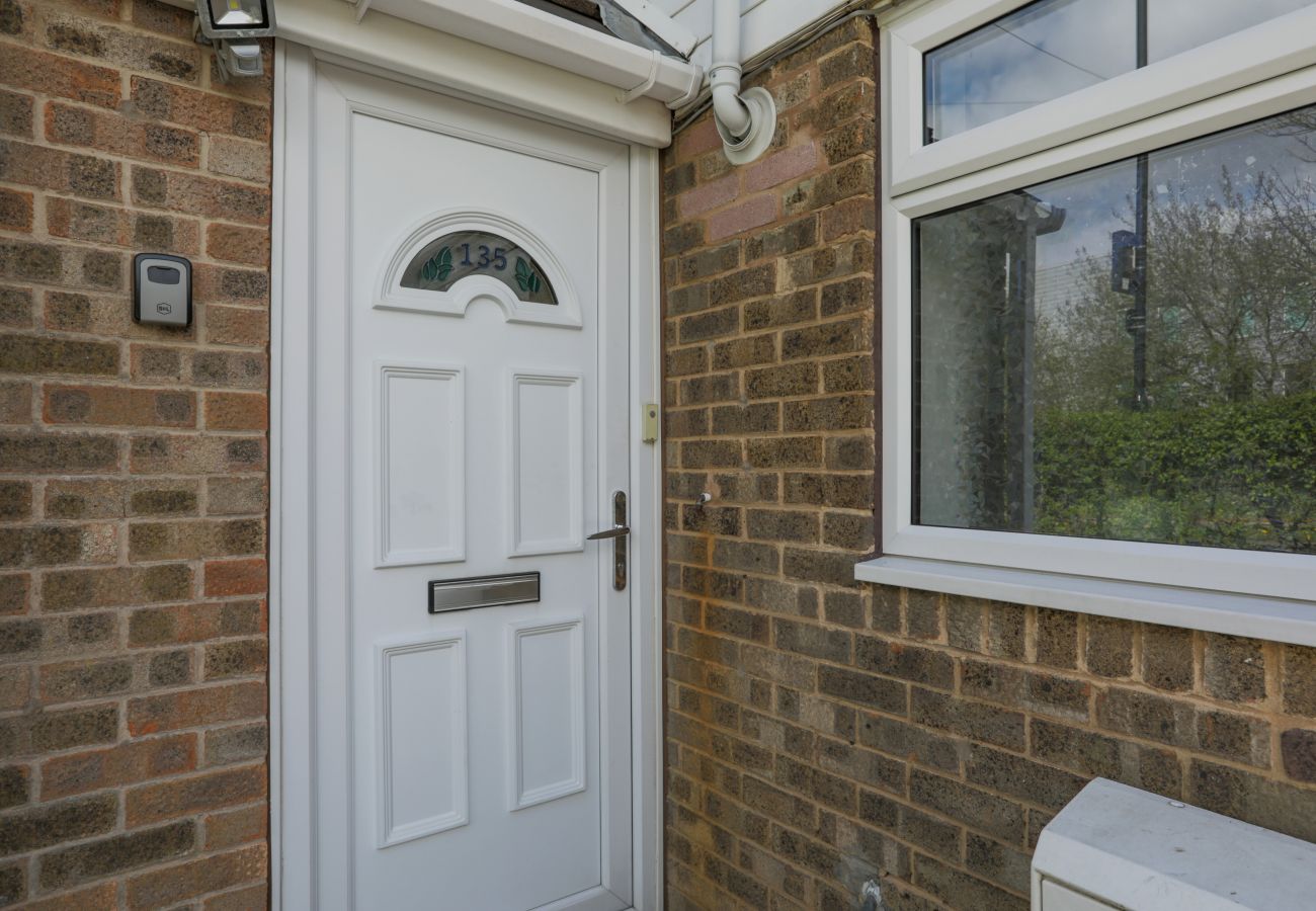 House in Sheffield - Cozy 3BR Home in Hurlfield Rd in Sheffield