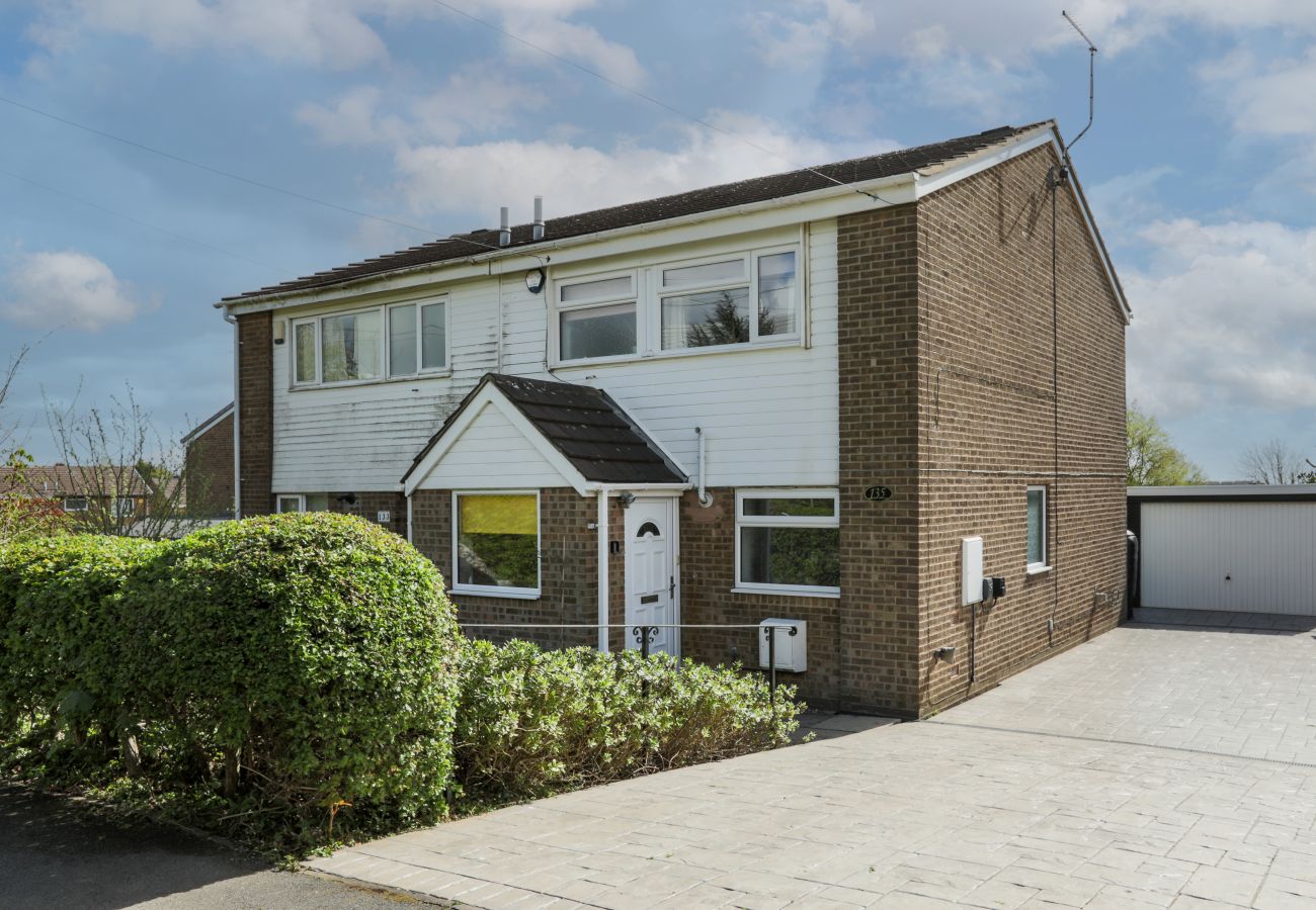 House in Sheffield - Cozy 3BR Home in Hurlfield Rd in Sheffield