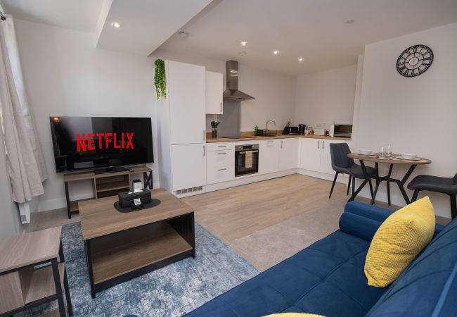 Apartment in Hull - Chic 1BR Sanctuary in Hull City Centre Near Marina