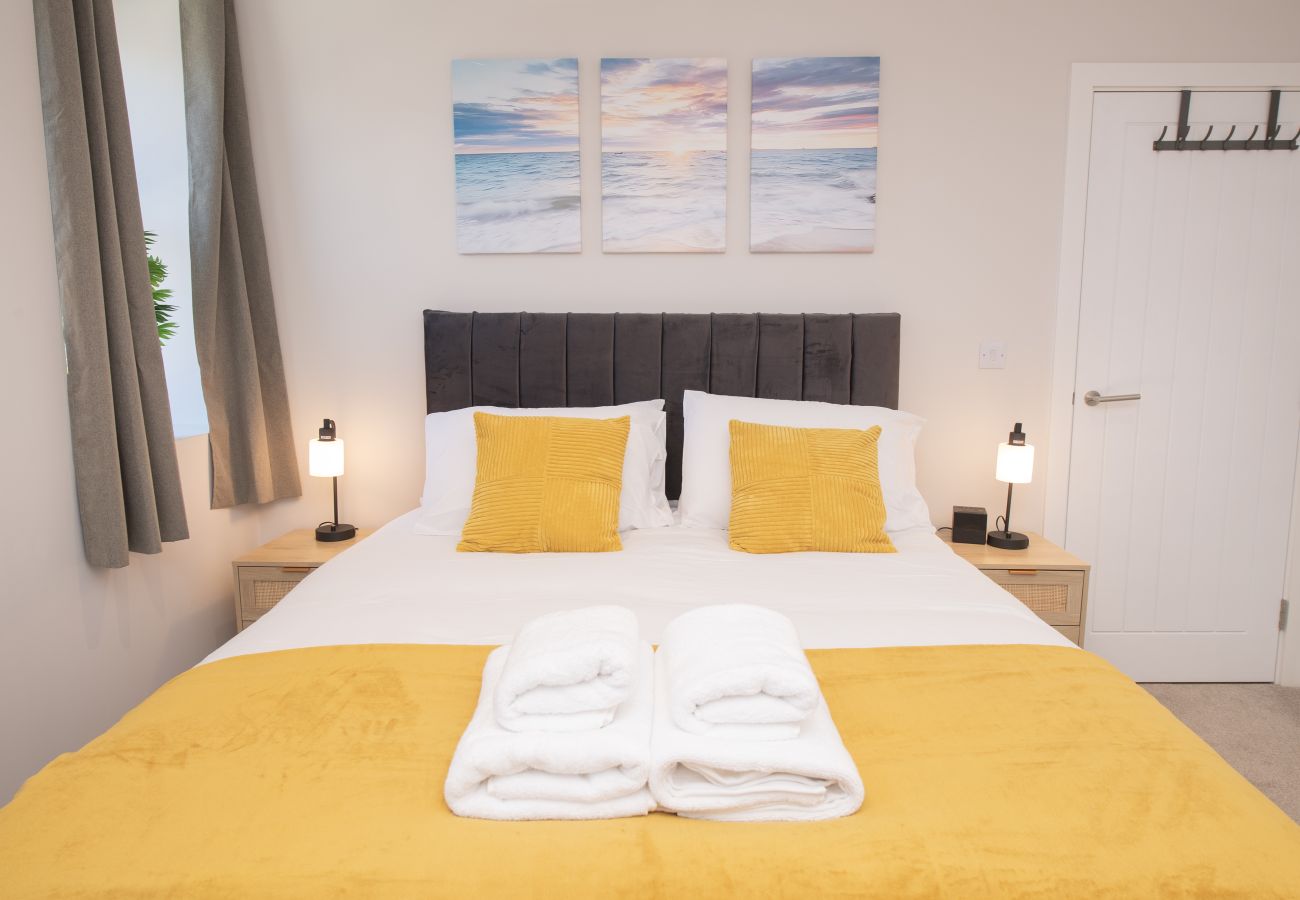 Apartment in Hull - Chic 1BR Sanctuary in Hull City Centre Near Marina