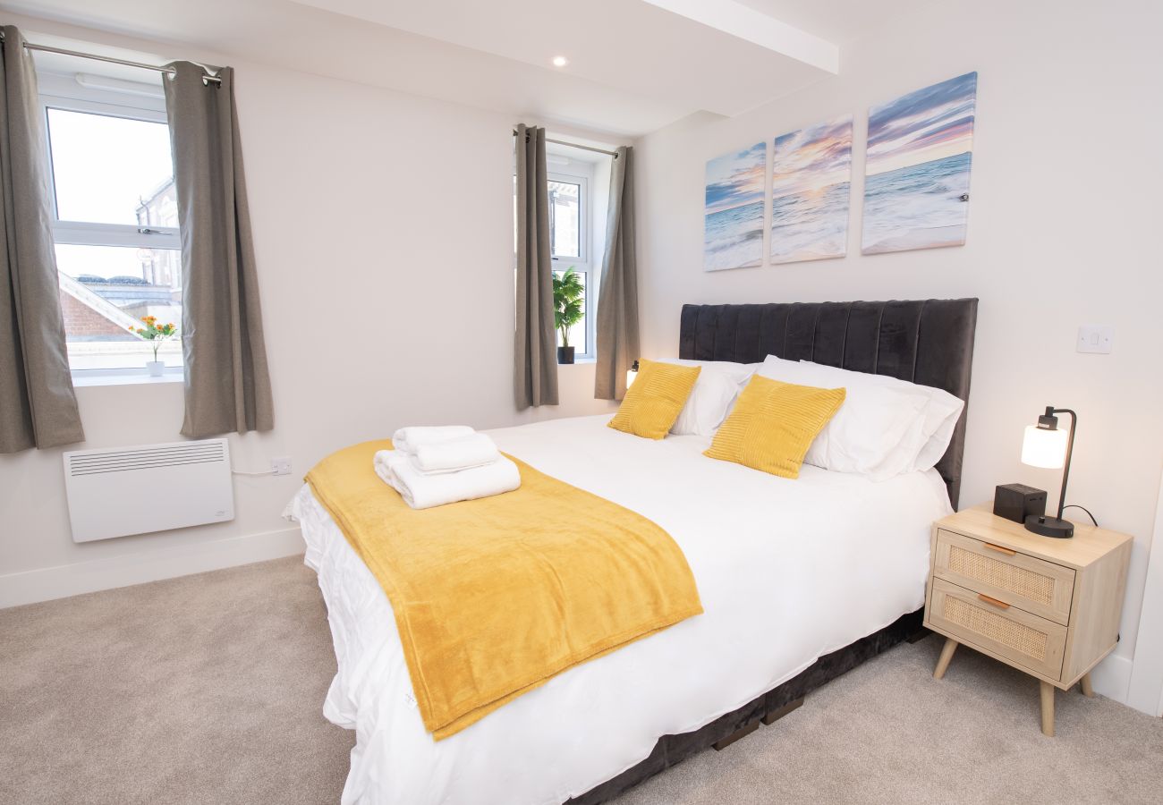 Apartment in Hull - Chic 1BR Sanctuary in Hull City Centre Near Marina