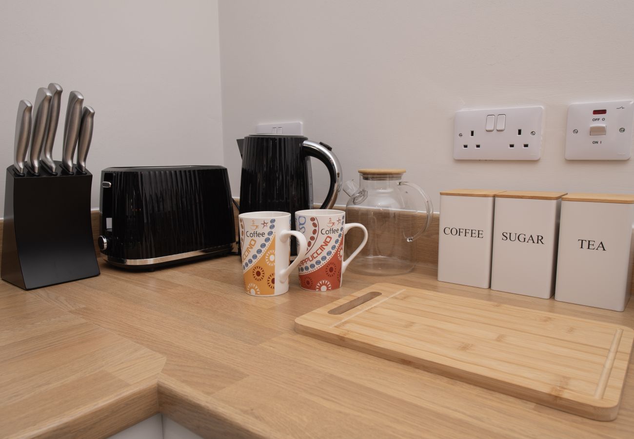 Apartment in Hull - Chic 1BR Sanctuary in Hull City Centre Near Marina