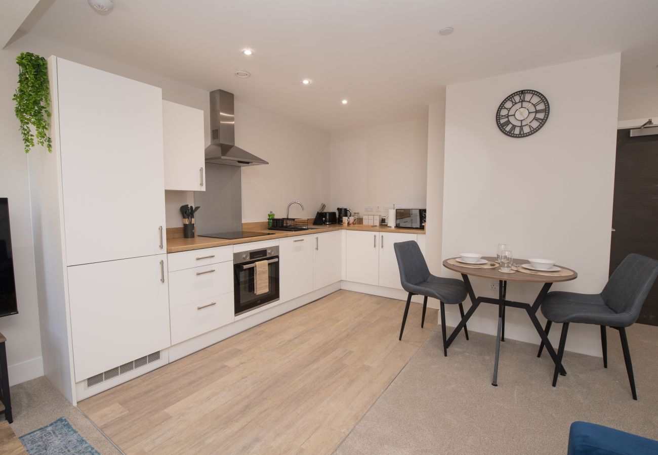 Apartment in Hull - Chic 1BR Sanctuary in Hull City Centre Near Marina