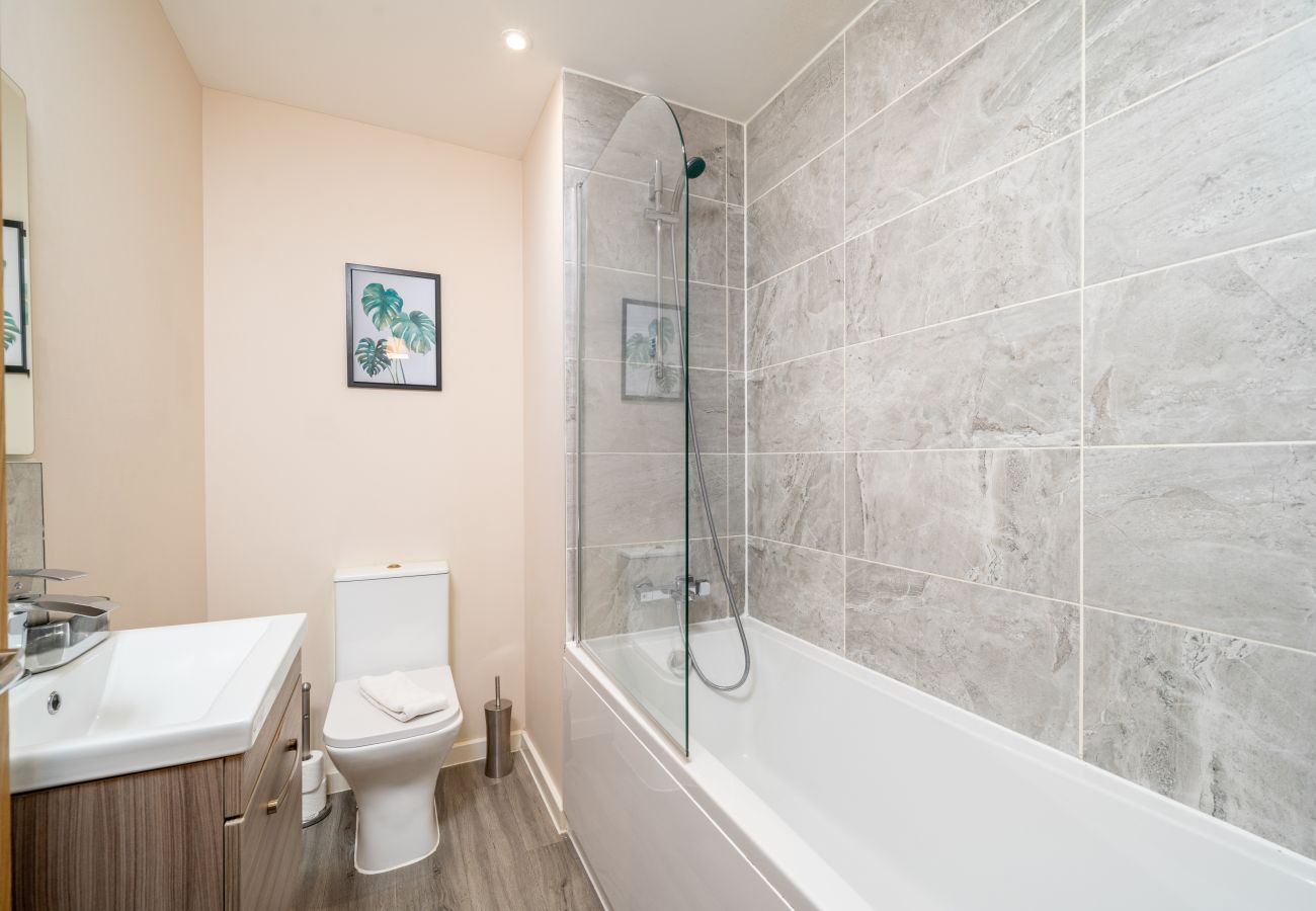 Apartment in Salford - Stylish 1BR Haven Near Manchester Centre