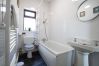 House in Oldham - Spacious 2BR in Chadderton Near Manchester