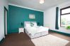 House in Oldham - Spacious 2BR in Chadderton Near Manchester